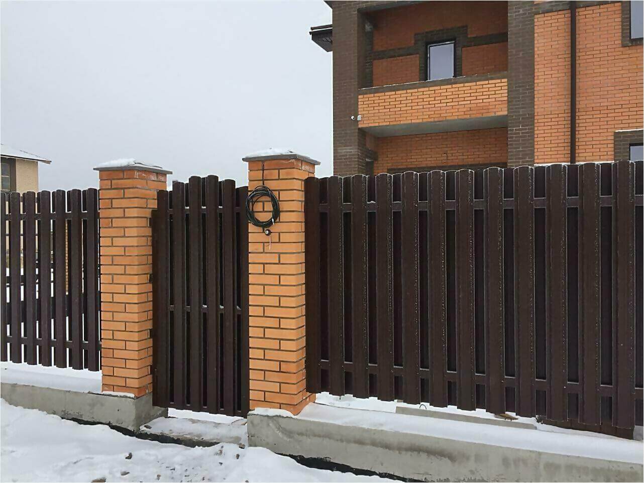 Забор из штакетника 95м фото2 в Красноярске