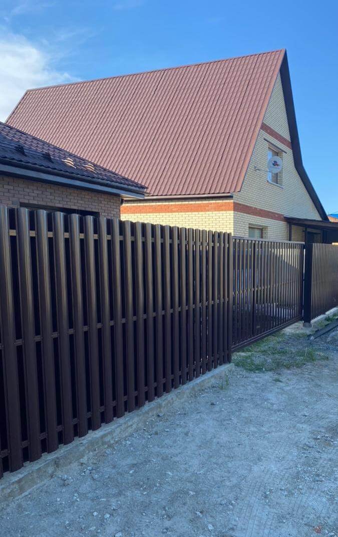 забор из штакетника шоколад фото2 в Красноярске