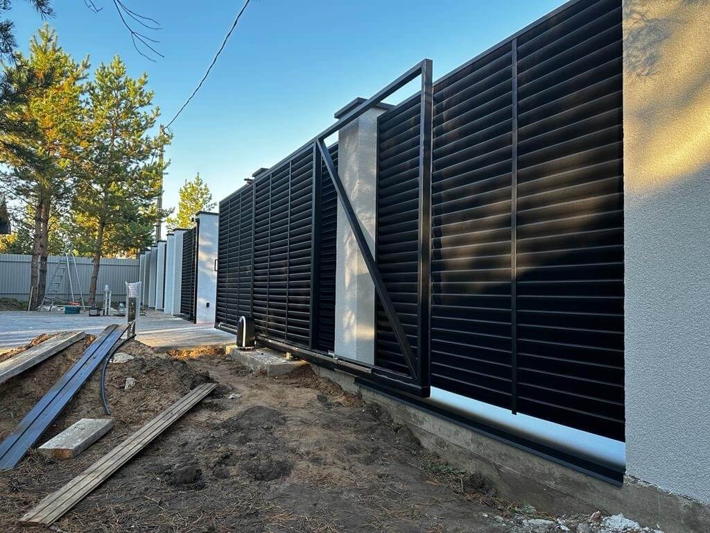 Забор-жалюзи 18м RAL9005/9005 Черный двухсторонний МАТТЕ фото 1 в Красноярске