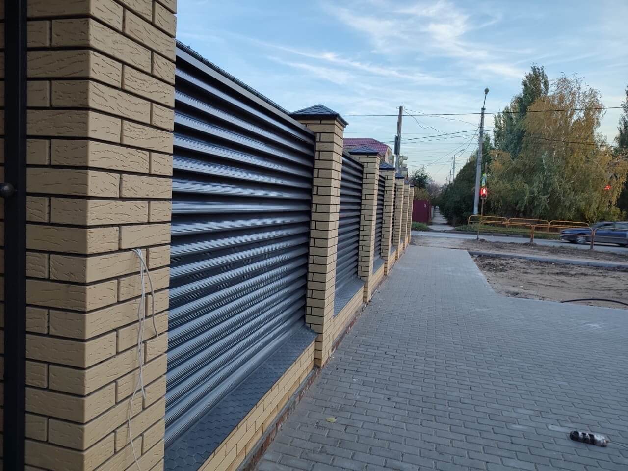 Забор-жалюзи с ламелями Еврожалюзи 16м RAL7024/7024 Серый Графит двусторонний фото 2 в Красноярске
