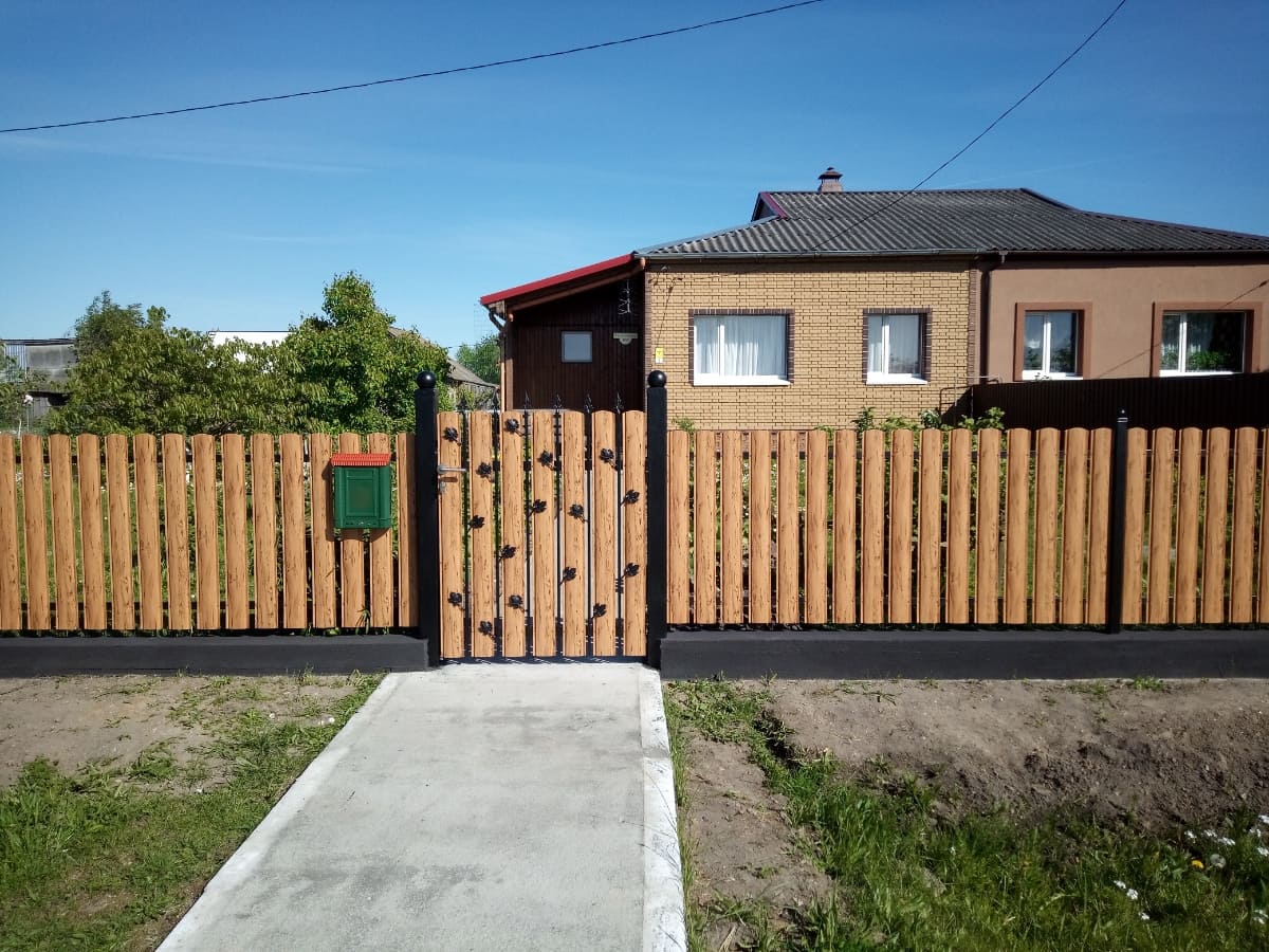 Забор из евроштакетника 22м Кипарис Printech двусторонний в Красноярске