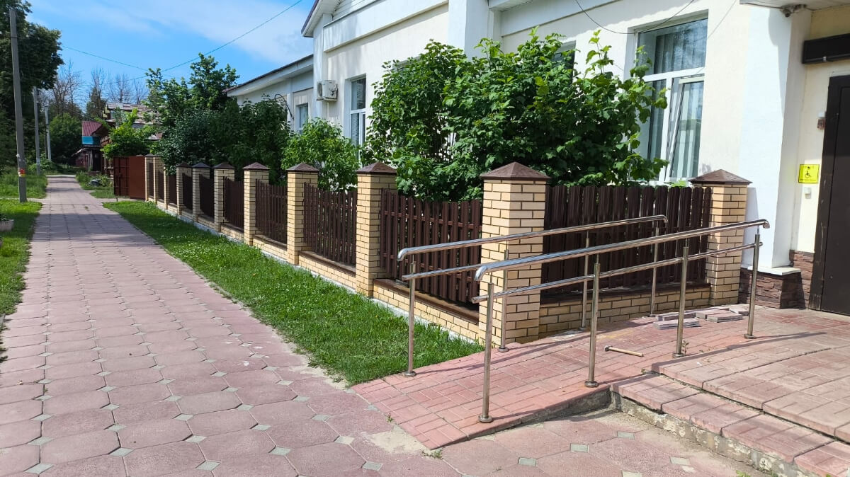 Забор из евроштакетника 17м RAL8017/8017 Шоколад двусторонний в Красноярске