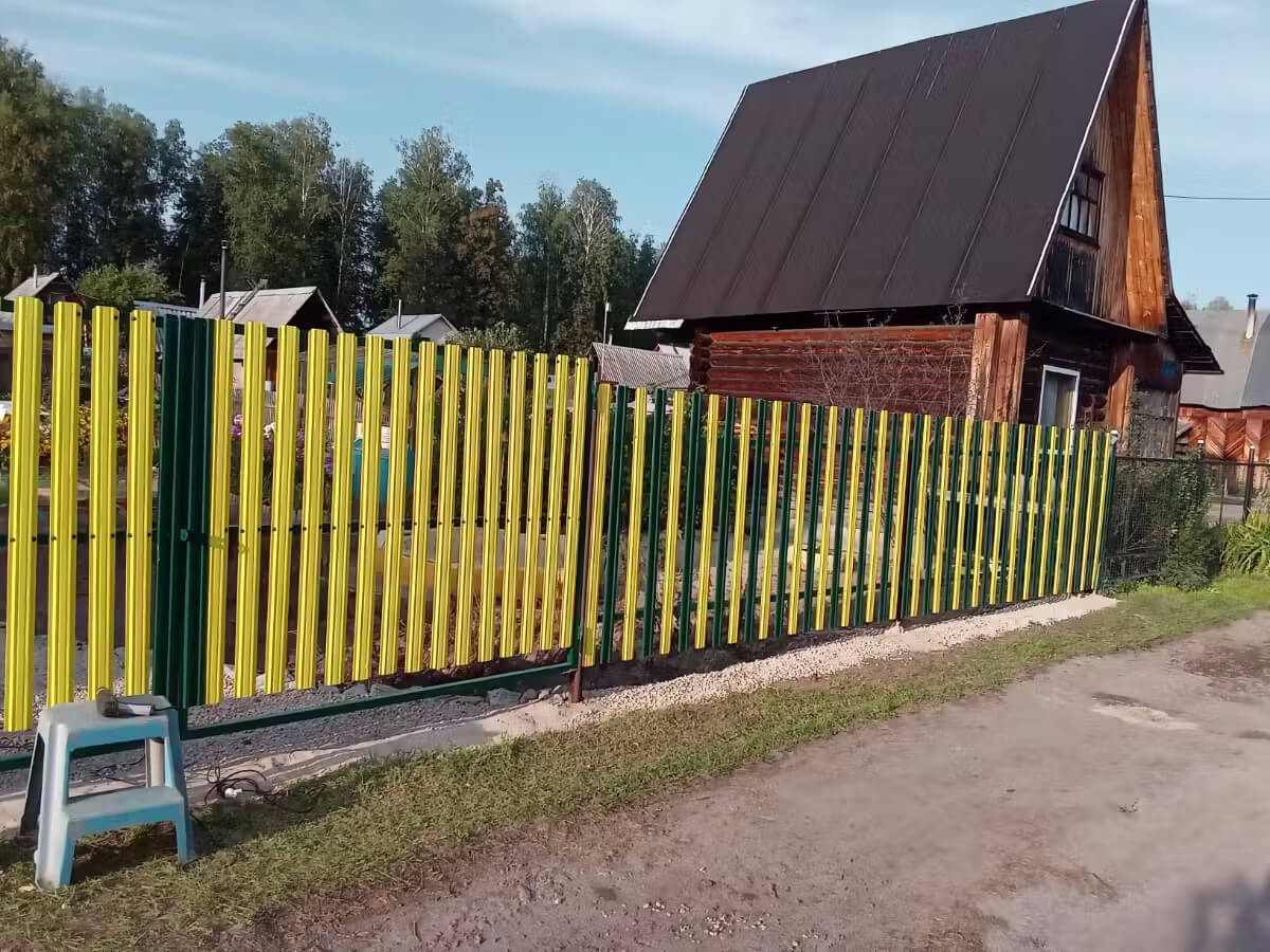 Забор из евроштакетника 13м RAL1018 Желтый фото 3 в Красноярске