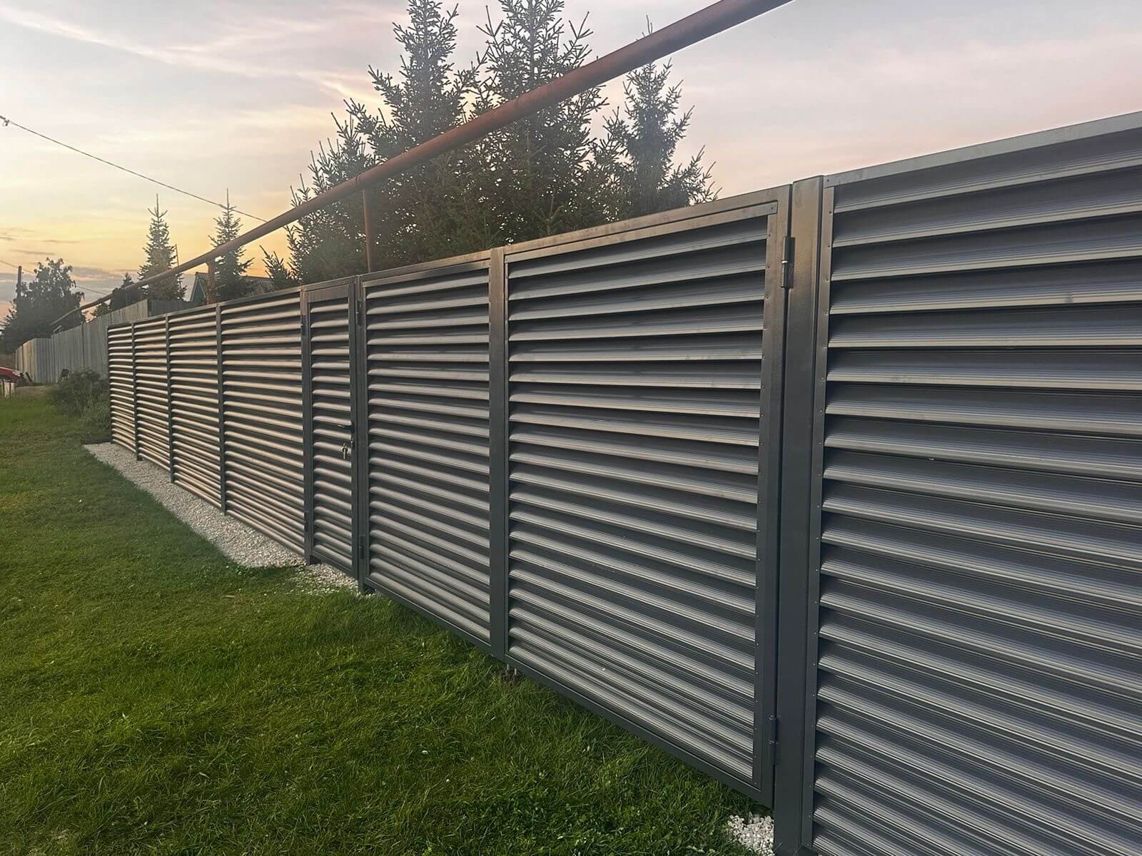 Забор из ламелей Еврожалюзи 26м RAL7024/7024 Серый Графит двусторонний в Красноярске