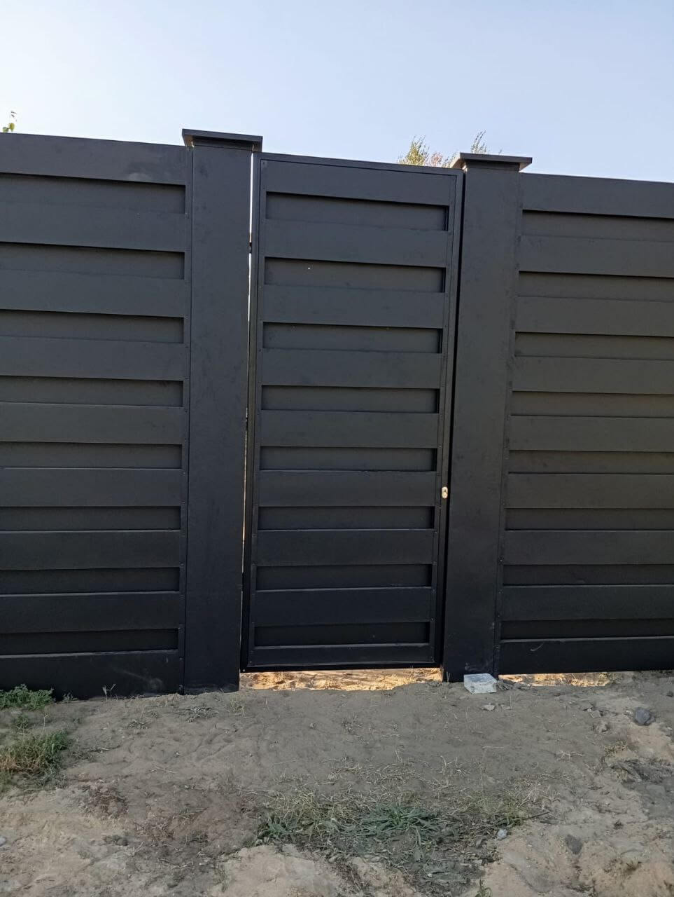 Забор-ранчо из металлопланкена 37м RAL9005 Черный МАТТЕ фото 3 в Красноярске
