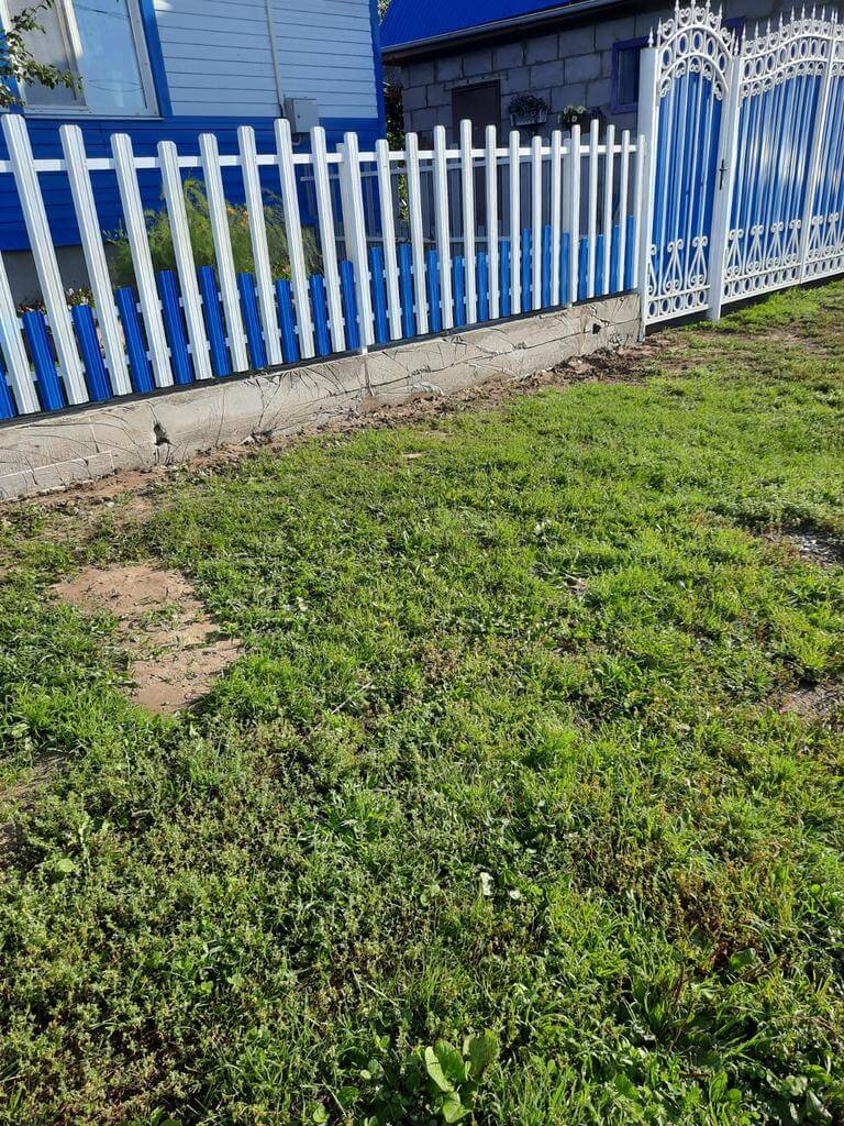 Забор из евроштакетника 14м RAL9003 Белый, RAL5005 Синий Сигнал фото 3 в Красноярске
