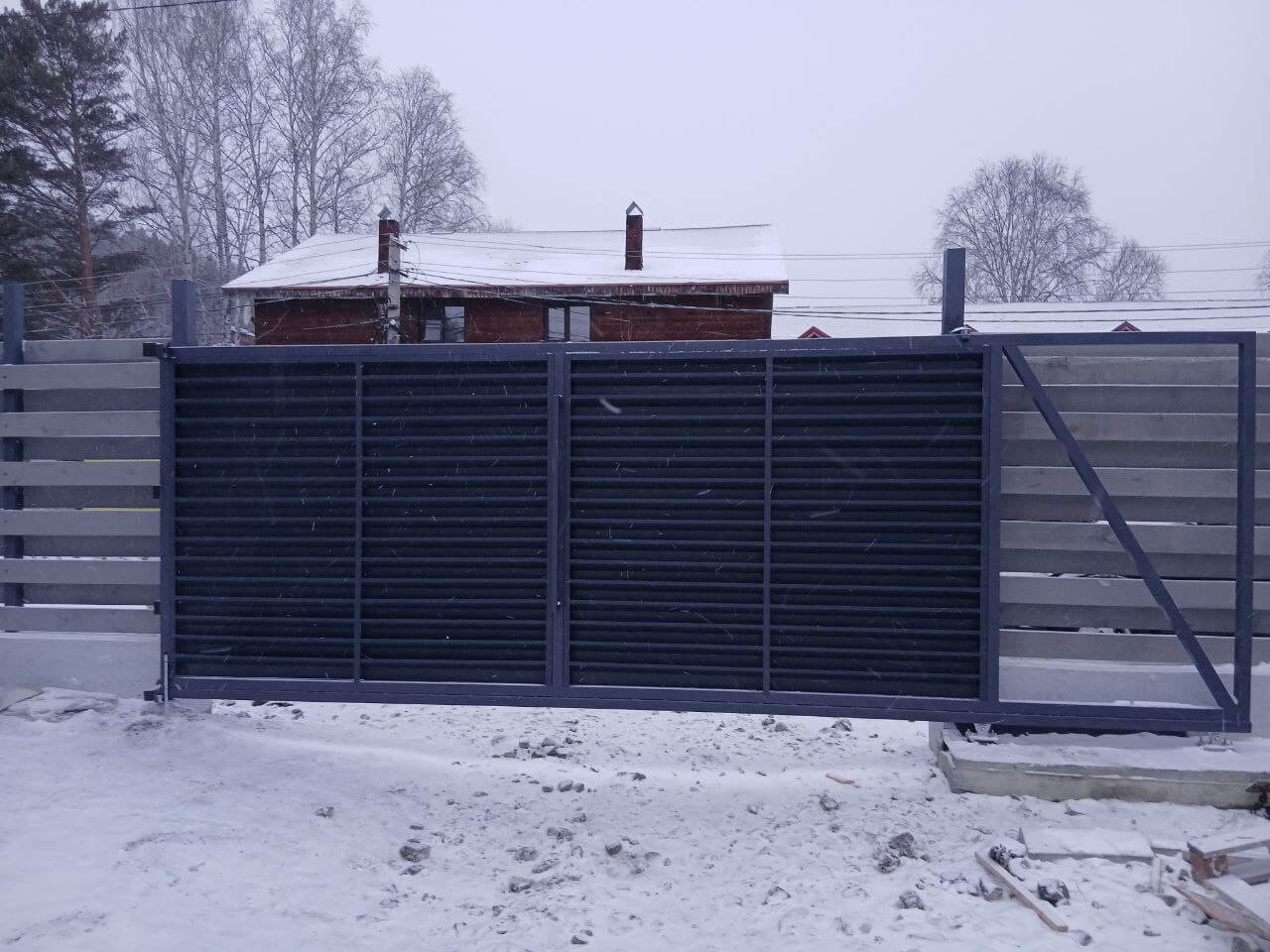 Входная группа из ламелей Хай-Тек RAL7024/7024 Серый Графит двусторонний МАТТЕ фото 17 в Красноярске