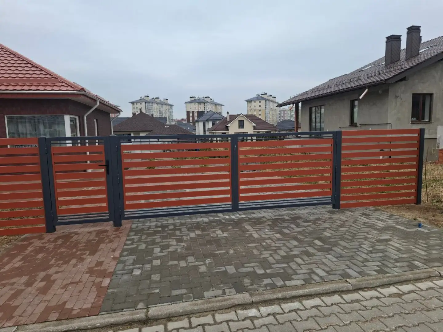 Забор-ранчо из металлопланкена 18м RAL8004 Терракотовый фото 2 в Красноярске