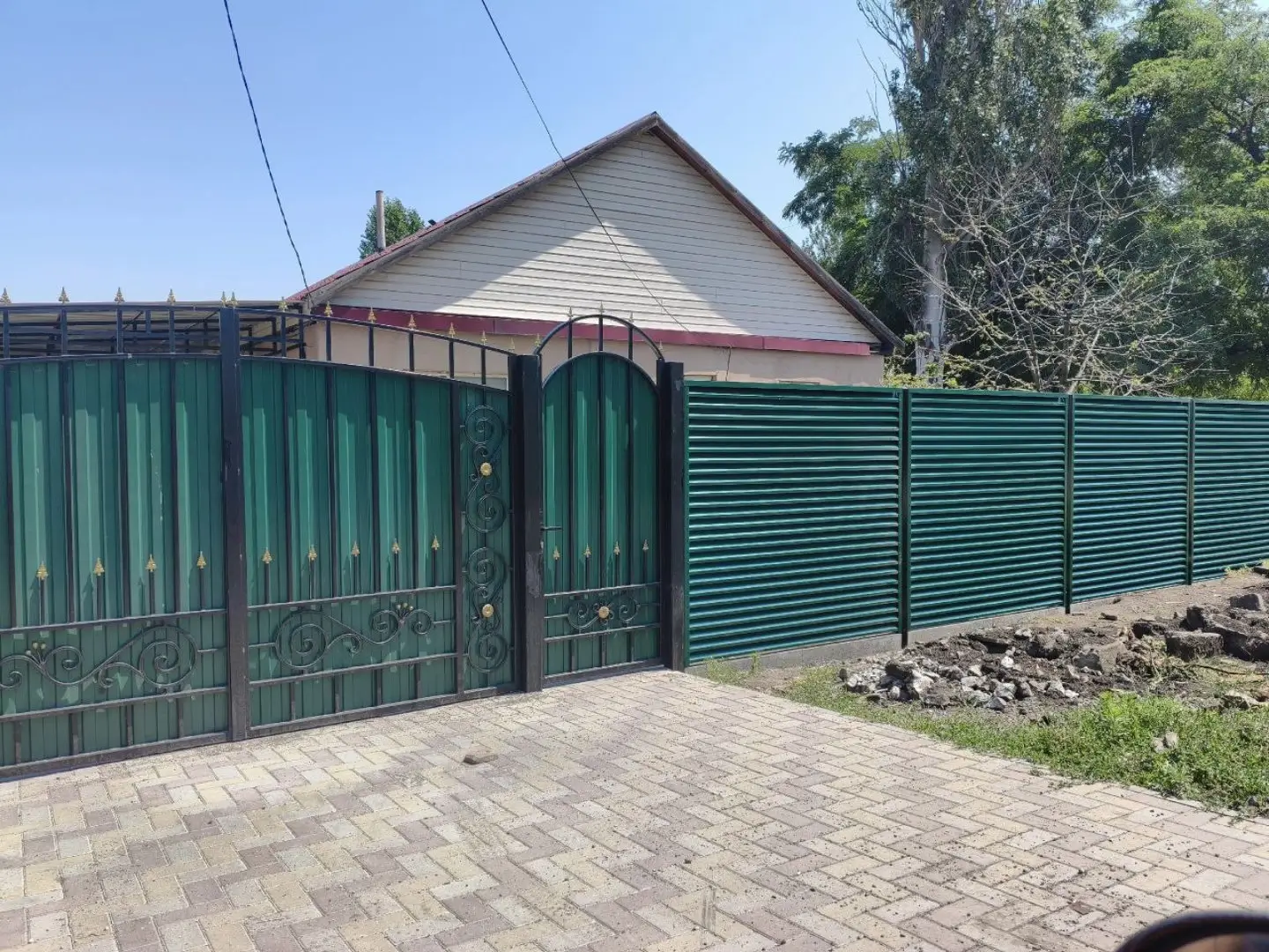Забор-жалюзи из ламелей ЭКО-Z 24м RAL6005 Зеленый Мох в Красноярске